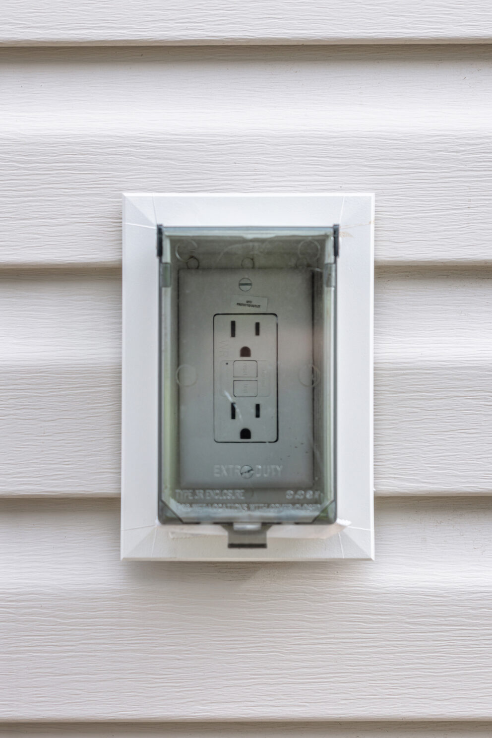 Exterior recept with GFI