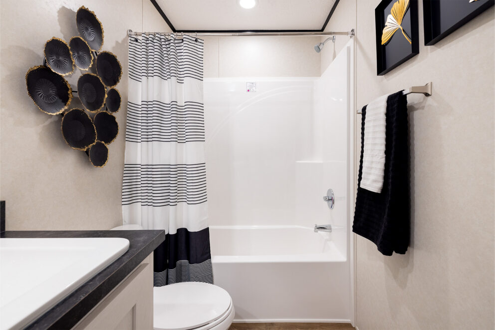 Standard tub/shower